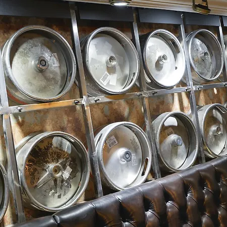 호텔 The Bootham Tavern - 4*
